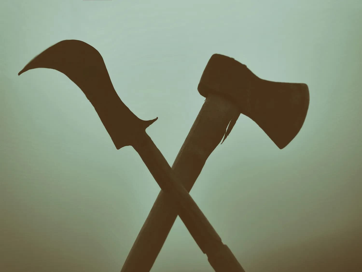 希儿的神秘镰刀：一把承载双重人格的传奇武器