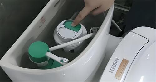 马桶一直进水不停怎么办