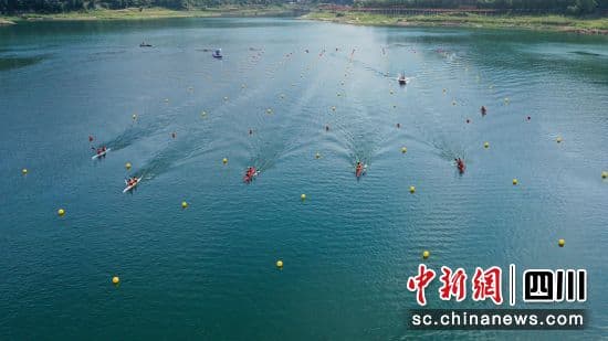 第十二届中国升钟湖钓鱼大赛系列活动“水木清华杯”赛艇皮划艇挑战赛举行
