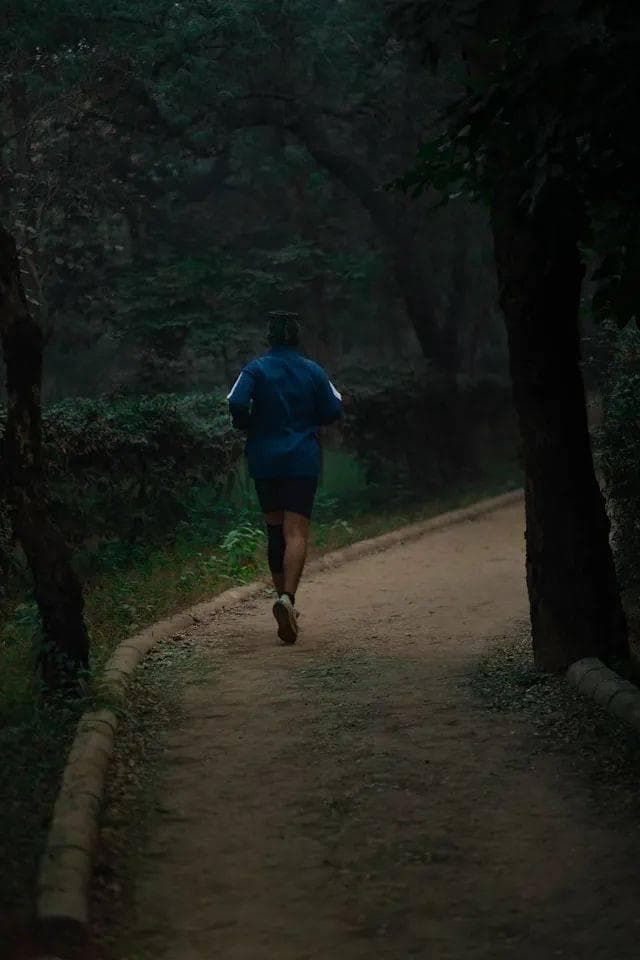 跑步促长寿！50岁后想健康，避开这四大跑步误区是关键！