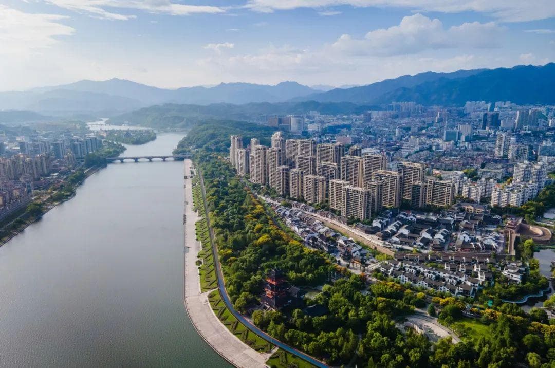 丽水经济向“新”提“质”：上半年GDP增长6.9%，新兴产业投资领跑全省