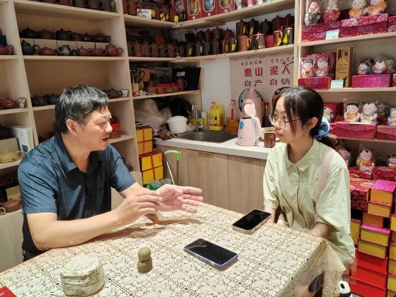 南师大学子调研惠山泥人：非遗传承需要创新与坚守