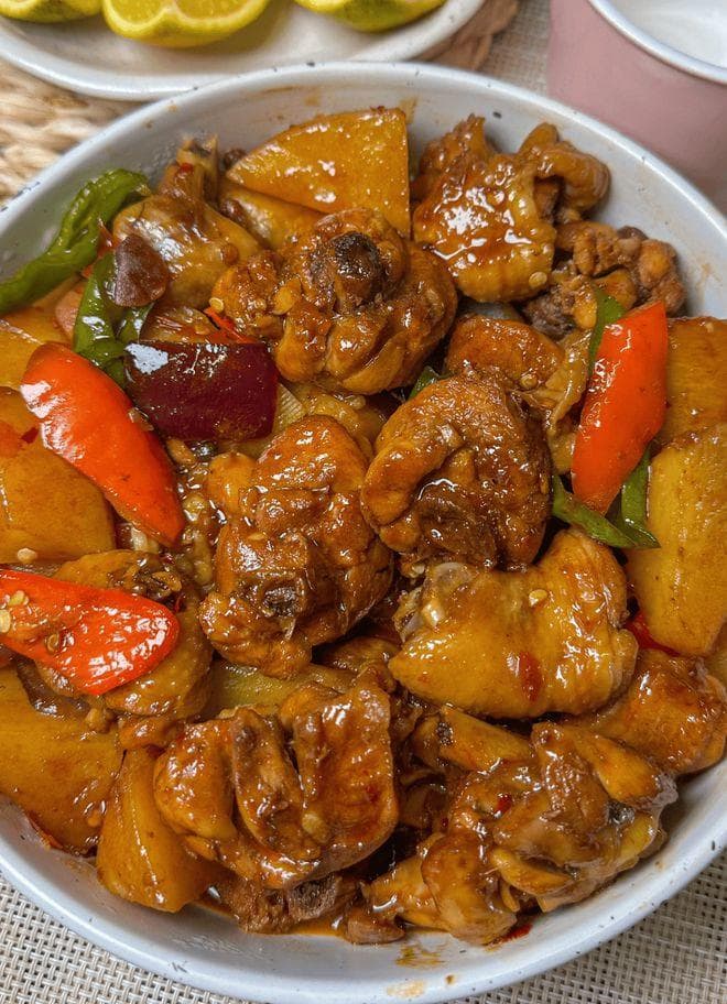 新疆大盘鸡拌面，麻辣鲜香令人欲罢不能！