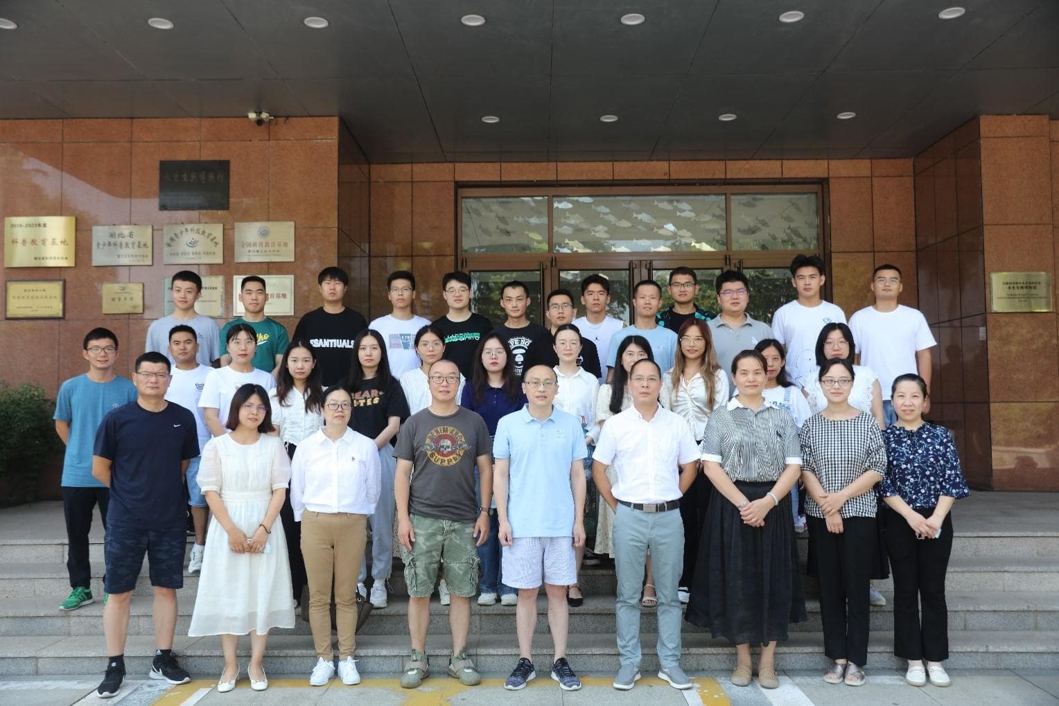 中科院团队揭示气候变化对淡水生态系统影响，推进水生植被恢复