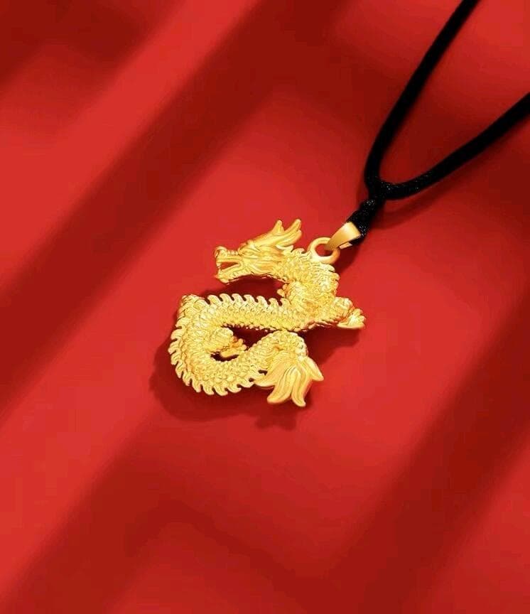 佩戴金龙吊坠的寓意和象征