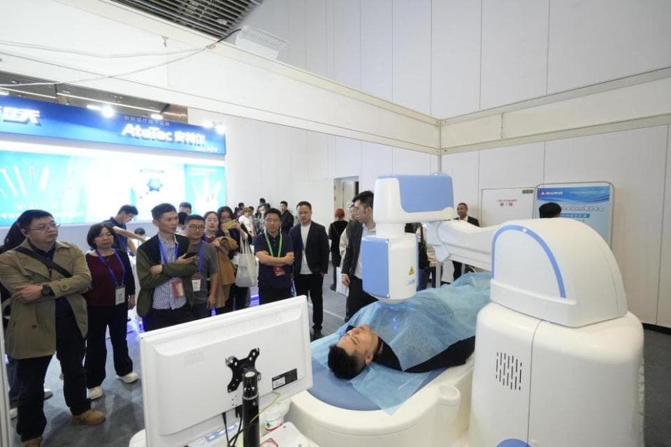 中国造世界首台胶囊机器人来到长沙 现场自动检查胃部引发围观