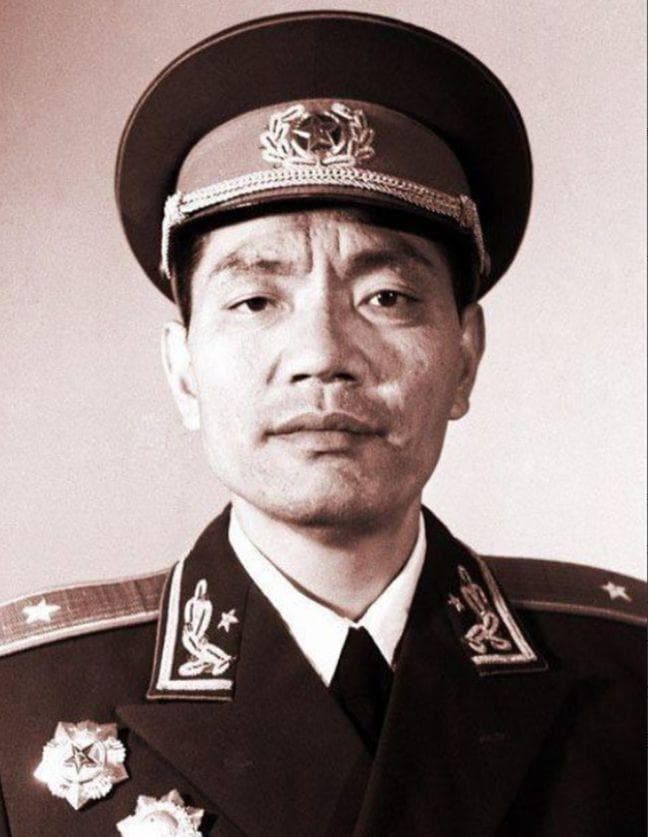 从红小鬼到上将：尤太忠传奇人生与儿子违纪之殇