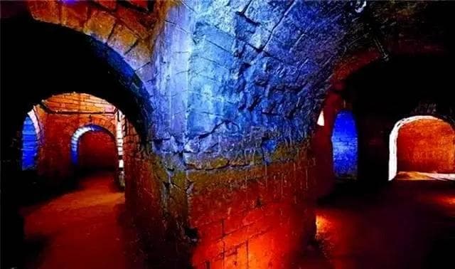 地底的奇迹！中国"地下长城"700年无人发现，里面都是军事机密
