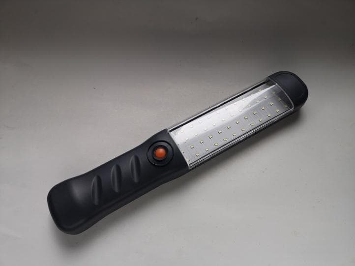 一款充电式LED维修工作灯电路解析与故障排除