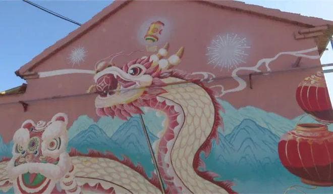 “每天好多人，都来这个村看哪吒”