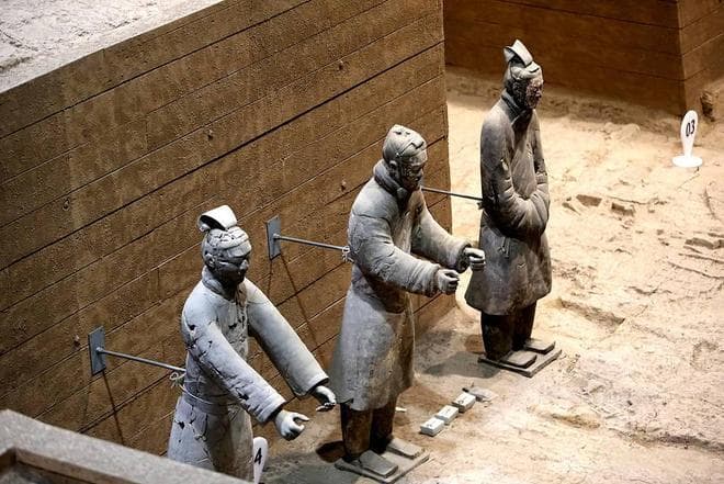 秦始皇陵的守护者：古代暗器与防盗系统的惊人推测