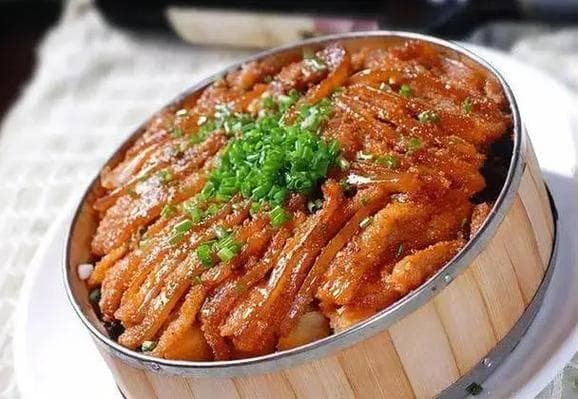 粉蒸肉：传统美食的文化传承与味蕾享受