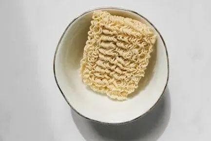 一碗泡面下肚，大口吐血病情危急！医生提醒千万别再这样吃了→