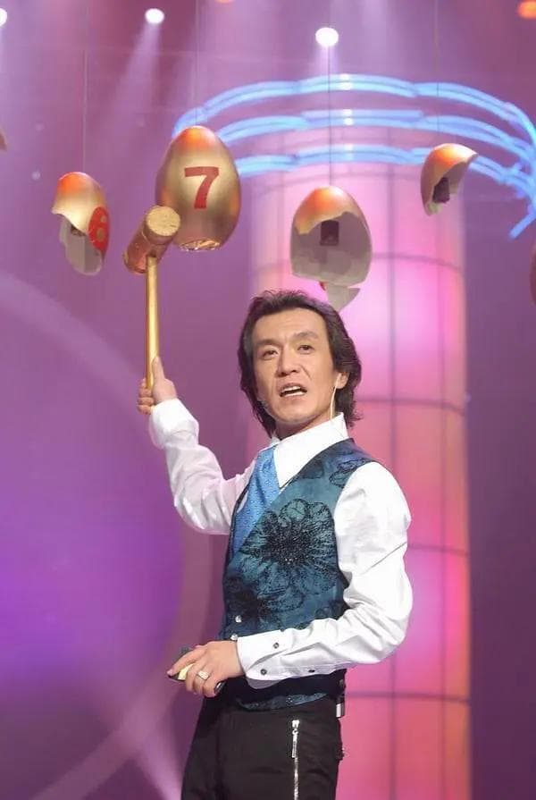 李咏经典节目回顾：从《非常6+1》到《星光大道》