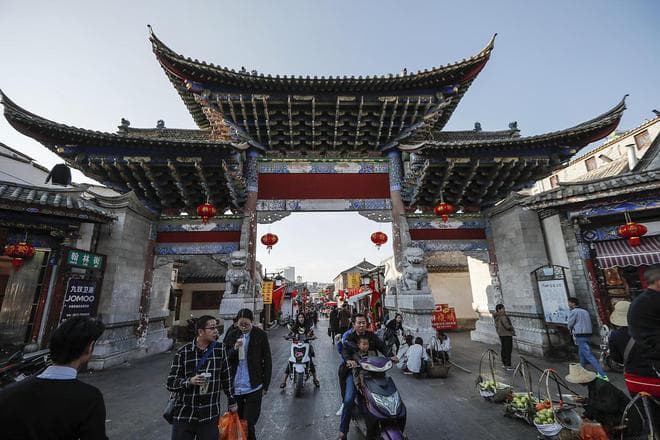 建水古镇3天旅游攻略：古城漫步、小火车之旅与美食体验