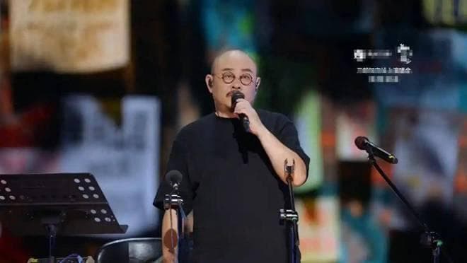 刀郎线上演唱会引热议，39首歌展现音乐转型之路