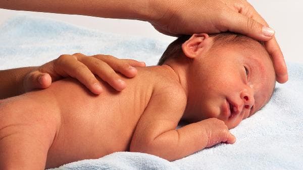 新生儿母乳和奶粉混合喂养指南