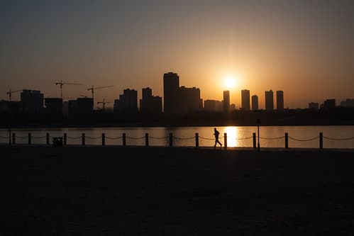 太原市2025年3月日出日落时间表及日落景象