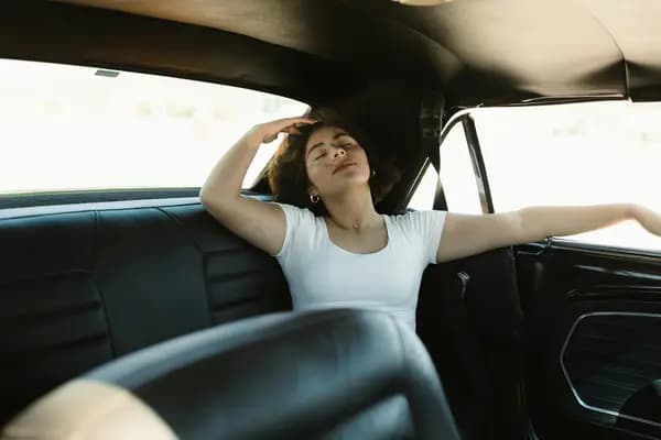 怎样做自媒体赚钱月入过万？有哪些方法？