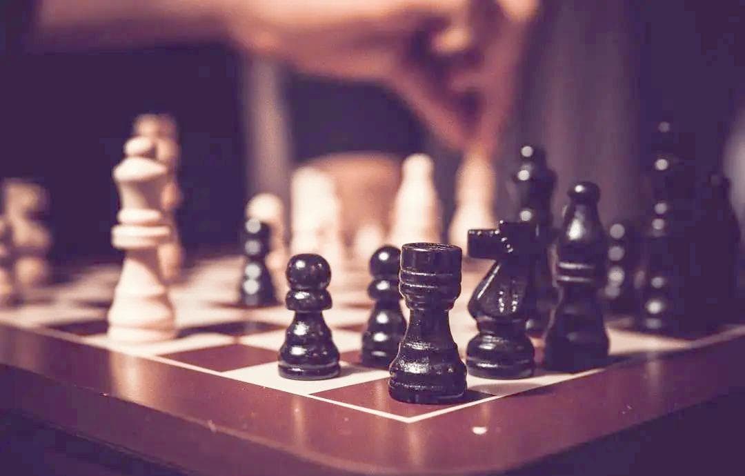 孩子下棋时输不起，家长该如何引导？