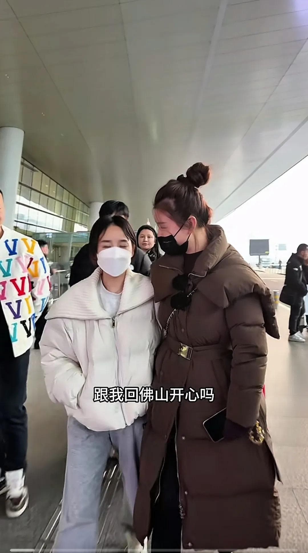 家暴16次后首播带货，她获千万销售额