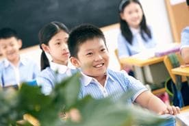 小学入学年龄是6岁还是7岁？父母应知道“我国为什么让孩子在6岁以后才让上学”