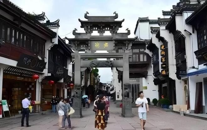 屯溪老街：穿越历史的文化长廊，见证千年风华
