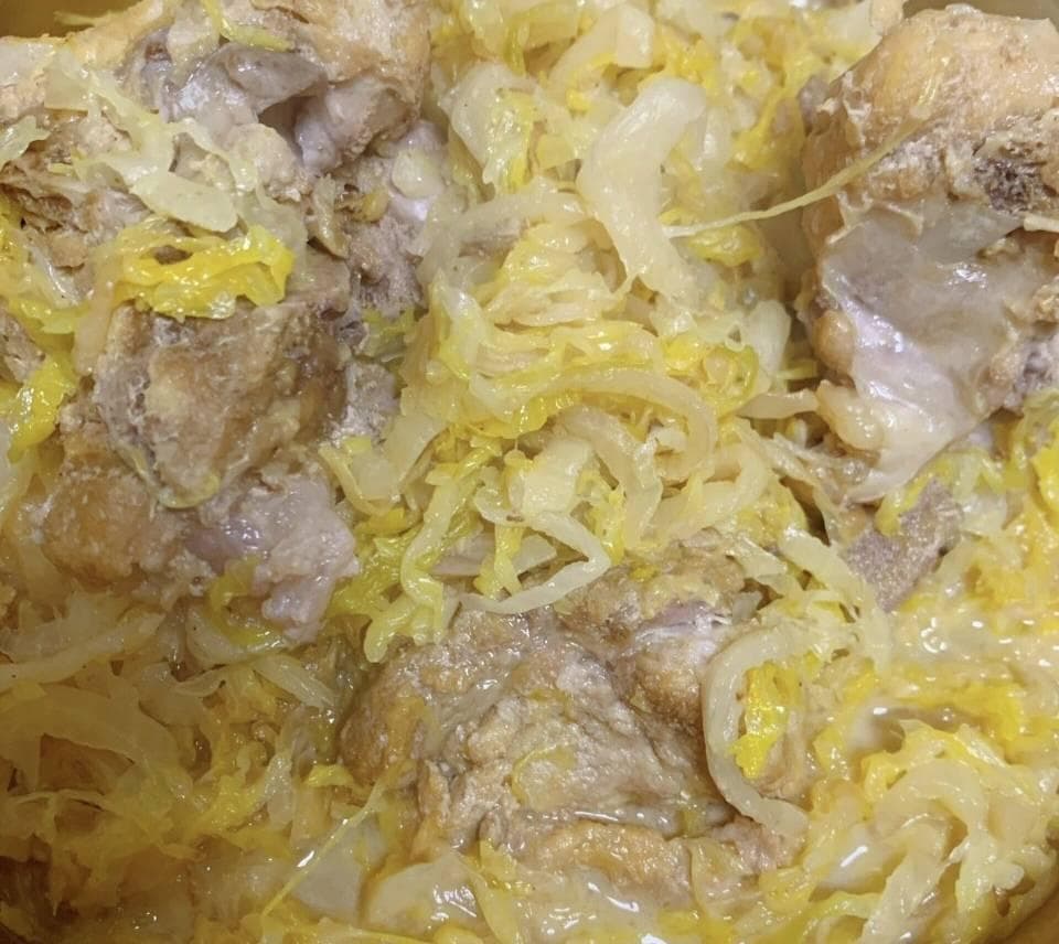 酸菜大骨头：冬日里的暖胃佳肴