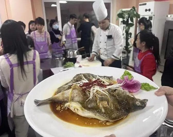 不是培训机构去不起，而是“职工夜校”更有性价比