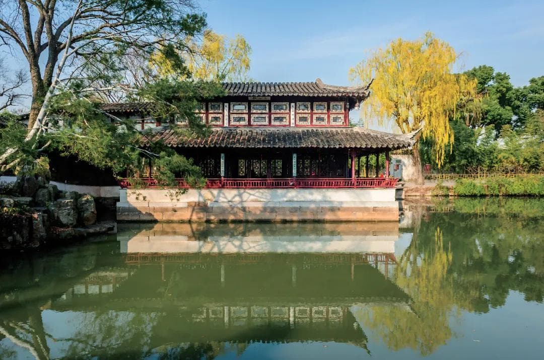 一步一景，一景一诗：古典园林的诗意之旅