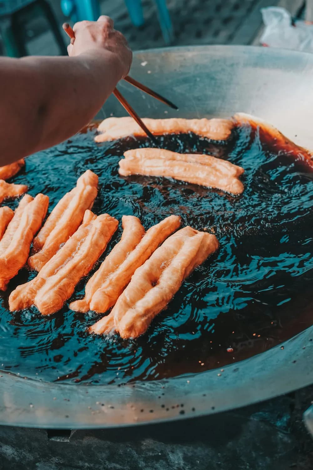 自制油条的科学原理与制作技巧
