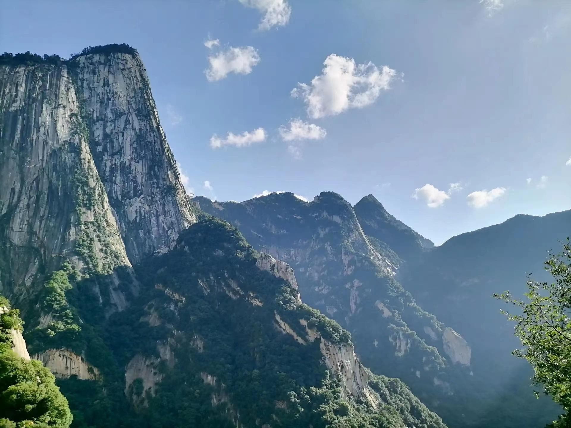 从孟塬站到华山怎么走？华山经典旅游线路之西上西下攻略