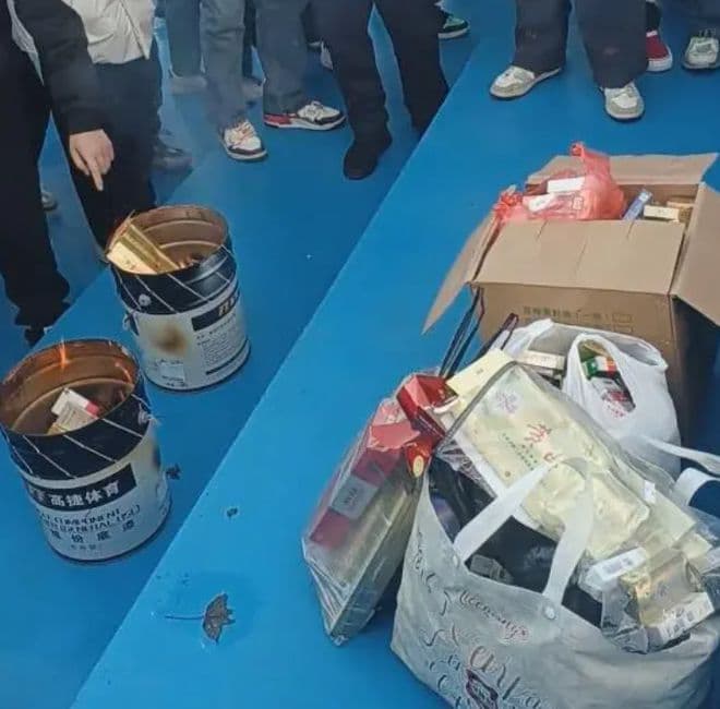 安徽一高校没收大学生香烟，公开销毁，宿舍禁烟令的更多细节曝光