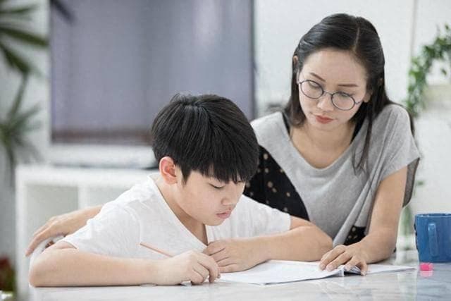 从鸡飞狗跳到母慈子孝？小学作业辅导，家长这样做是关键！
