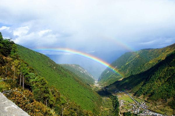 【虎跳峡徒步】虎跳峡徒步路线及注意事项