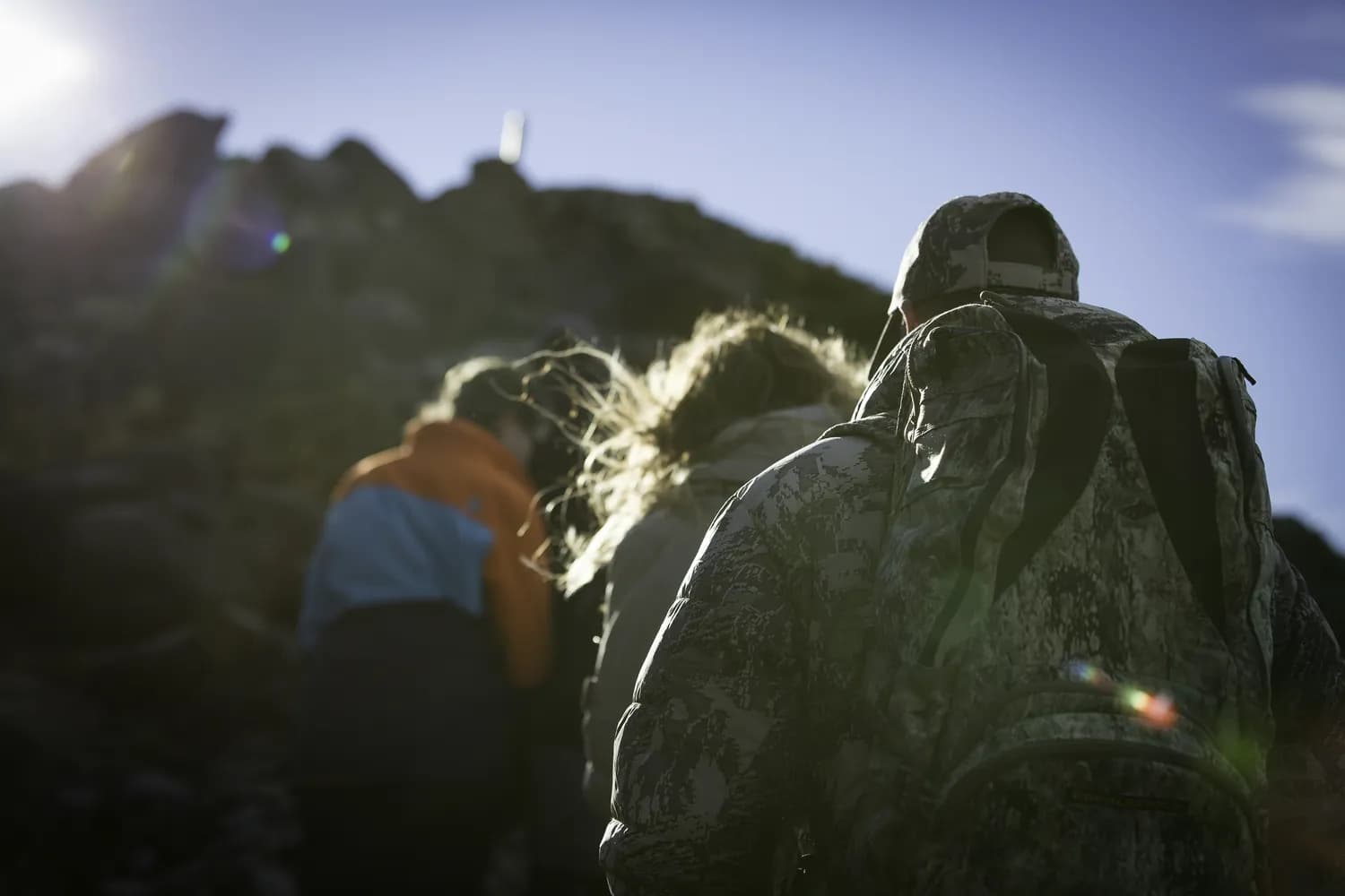 征服高山的第一步：登山前体能训练全攻略