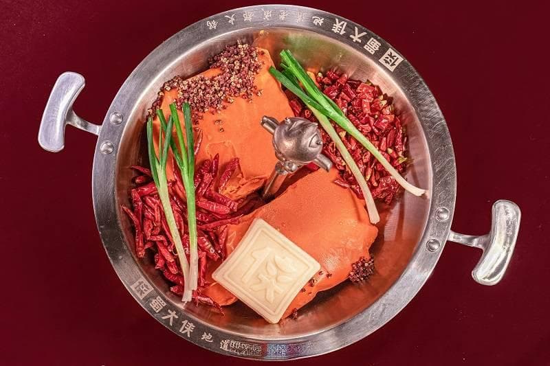 红油麻辣火锅：从食材到文化，品味川渝火锅精髓