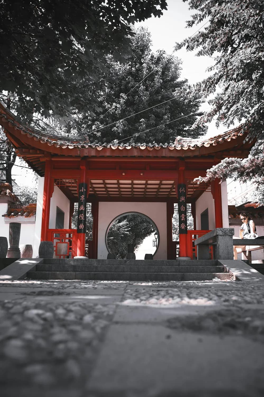 《东方神灵庙》：二次元文化中的信仰之旅