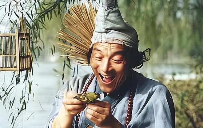 济公圆寂前留下一首偈语，短短24字，道尽人的一生，点醒执着人