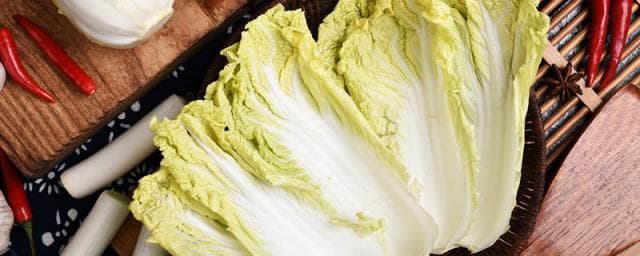 娃娃菜上的黑点是什么？能吃吗？未煮熟的娃娃菜可以食用吗？