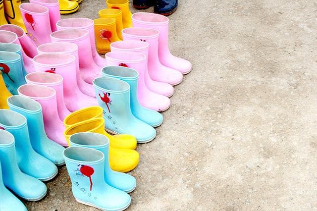 如何清洁保养雨鞋？学会下面方法雨鞋三年如新！