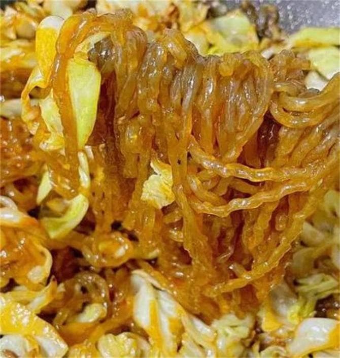 大厨教你白菜炖粉条：掌握这些技巧，做出饭店级美味