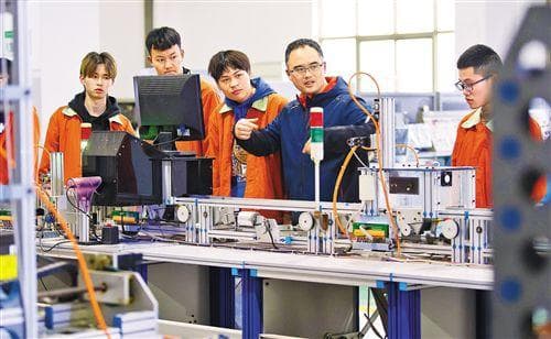 职业教育如何才能不“低人一等”？