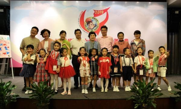 全国少儿故事大王比赛：孩子讲故事贵在童真