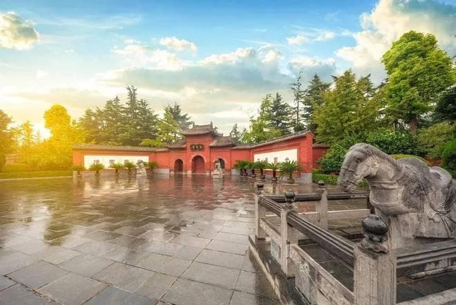 千年古刹揭秘：洛阳白马寺，佛教东传首座皇家寺院！