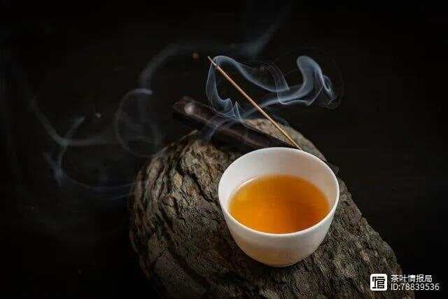 红茶汤色：明红色与金黄色的区别及品质判断