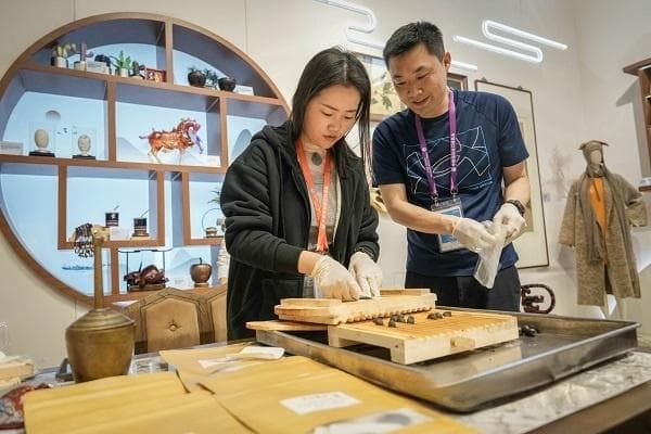 非遗客厅：中医养生体验和手工艺互动颇受欢迎