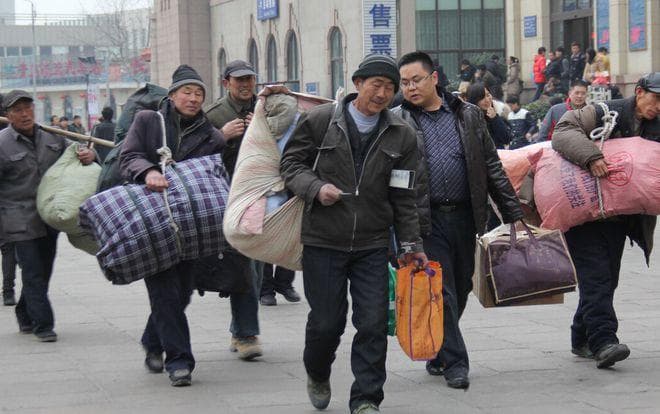 年底返乡，为何很多的农民工不愿意坐高铁呢？4个原因