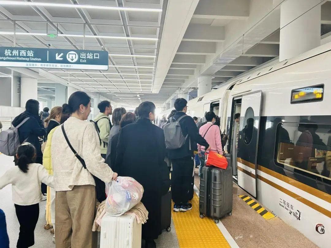 杭州⇌香港，6个多小时高铁直达！楼下办签注，上楼就出发