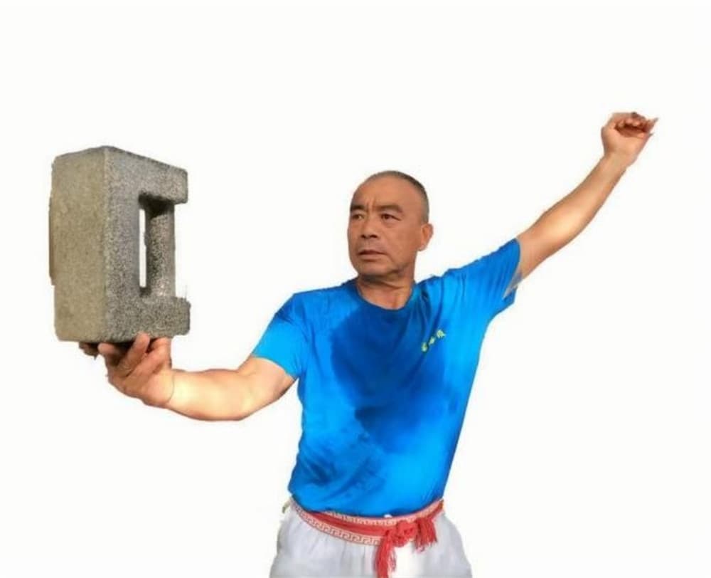传统石锁：“中国式举重”千载弥新